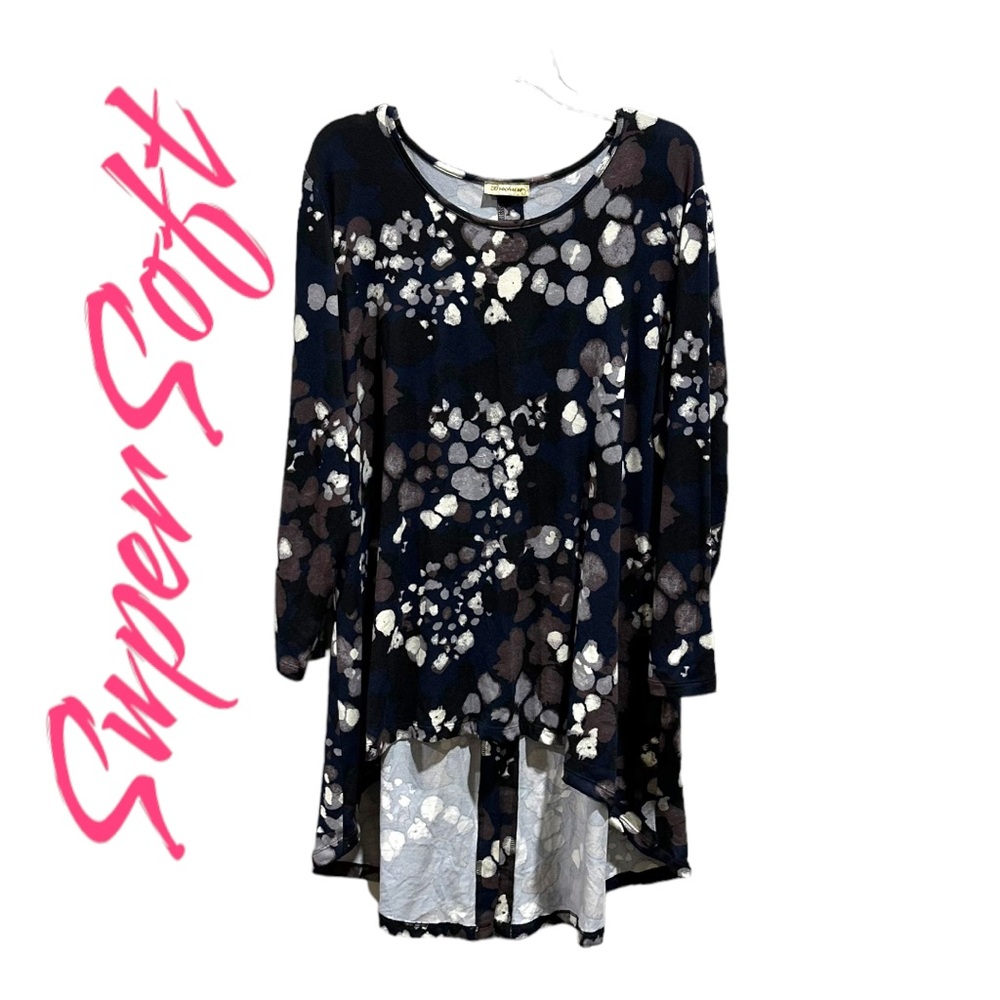 Soft Layered Tunic Top w/ Abstract Print & Asymmetrical Hem – XL